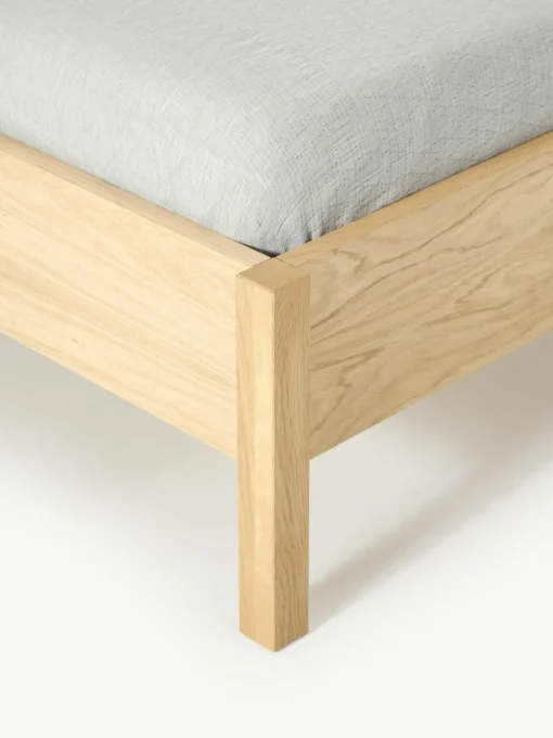 Holzbett Jones mit Kopfteil aus Bouclé