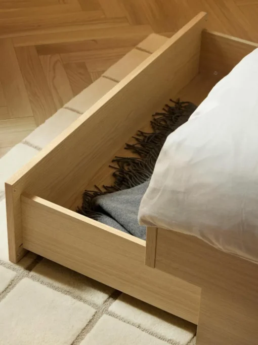 Holzbett Sato mit Schubladen