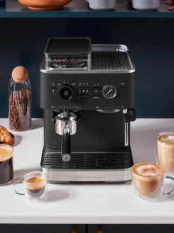 Kaffeemaschine Burr mit Siebträger