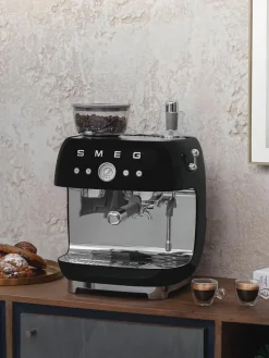 Kaffeemaschine 50's Style mit Siebträger