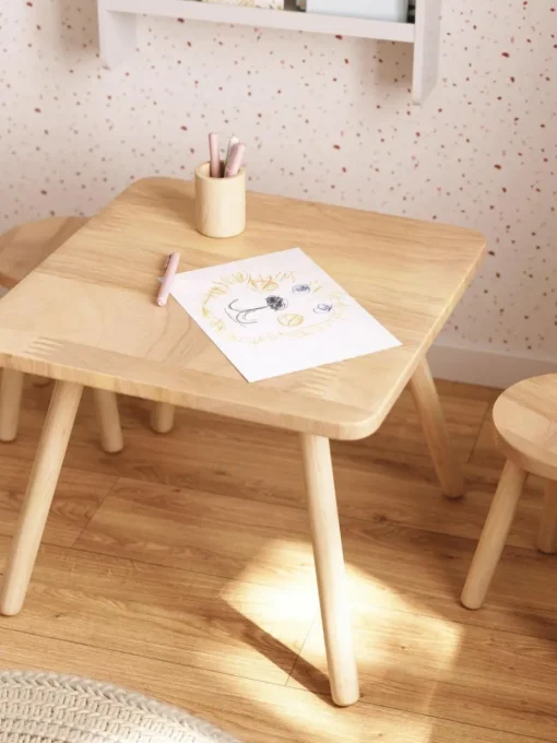 Kindertisch Dilcia aus Gummibaumholz