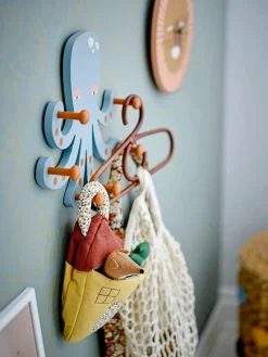 Kinder-Wandgarderobe Oswall aus Lotusholz