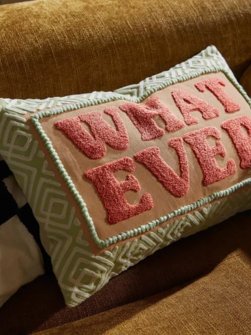 Kissenhülle Whatever mit bestickter Aufschrift