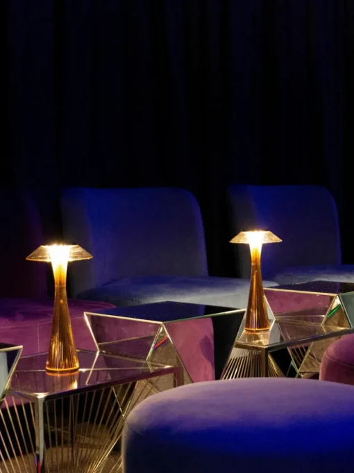 Kleine mobile LED-Tischlampe Space