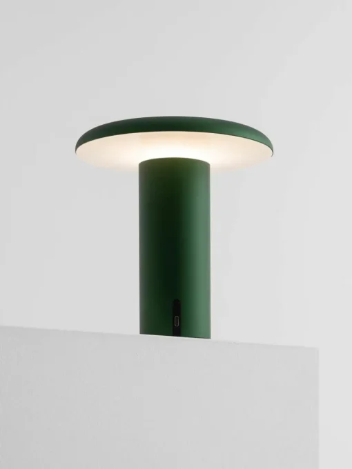 Kleine mobile LED-Tischlampe Takku, dimmbar