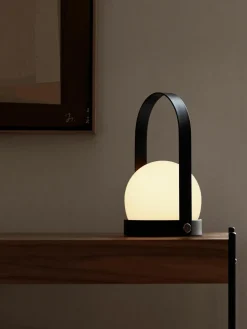 Kleine mobile Tischlampe Carrie, dimmbar