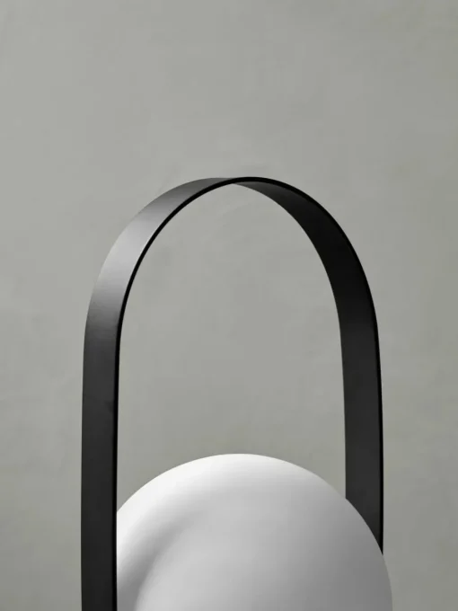 Kleine mobile Tischlampe Carrie, dimmbar