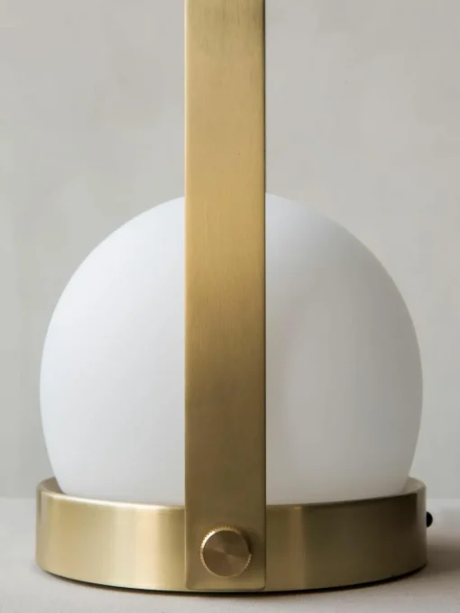 Kleine mobile Tischlampe Carrie, dimmbar