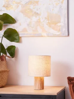 Kleine Skandi-Tischlampe Pia aus Holz und Leinen