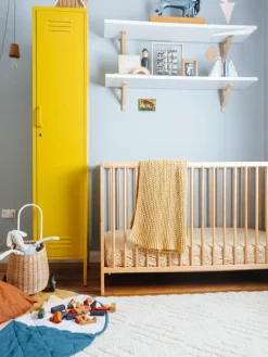 Kleiner Kleiderschrank The Skinny