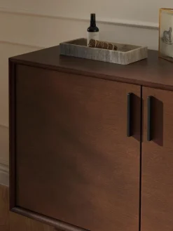 Kleines Sideboard Diana aus Eichenholz