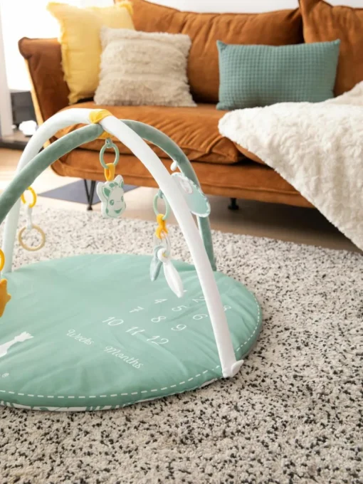 Krabbeldecke Sophie la girafe mit Activity-Bogen