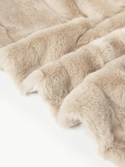 Kuscheldecke Mette aus Kunstfell
