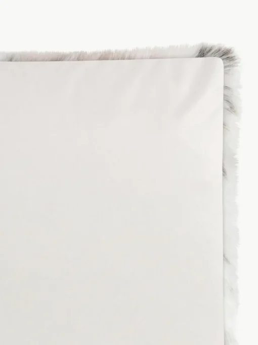 Kuscheldecke Skins aus Kunstfell in Schneeleoparden-Optik