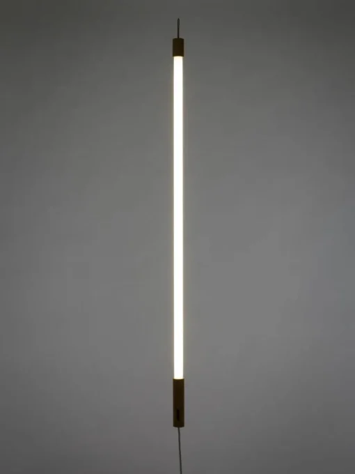 LED-Wandleuchte Linea mit Stecker