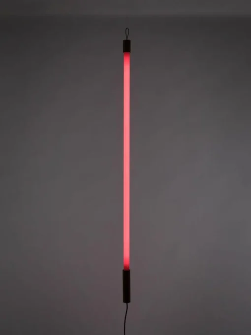 LED-Wandleuchte Linea mit Stecker