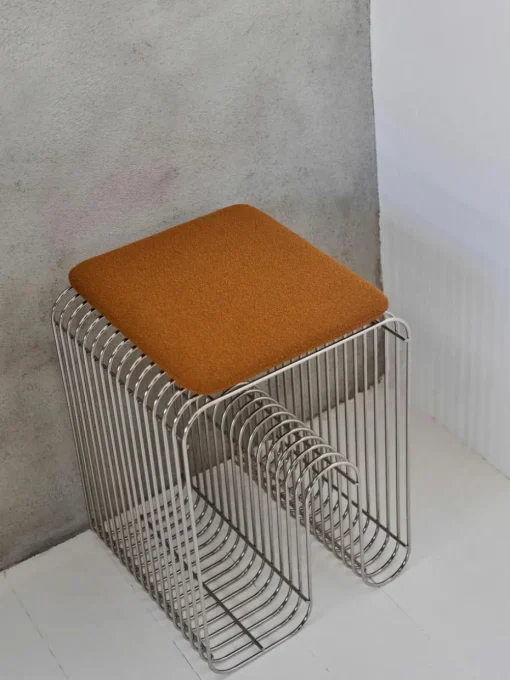 Metall-Hocker Curva