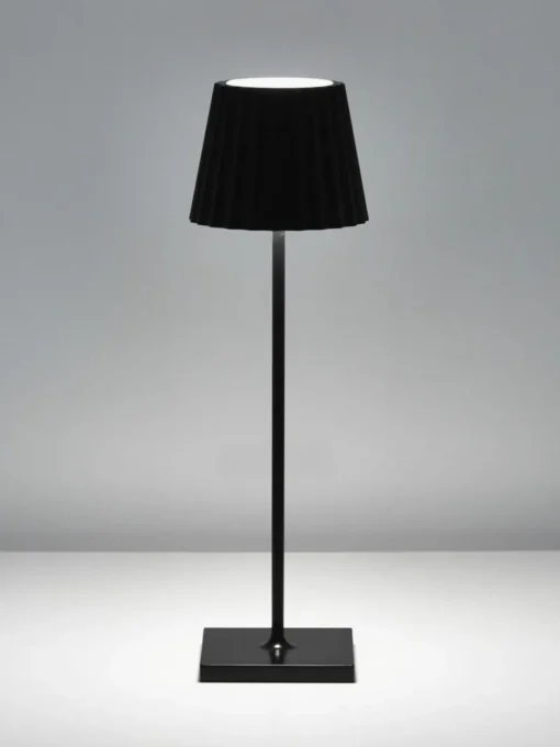Mobile dimmbare LED-Außentischlampe Trellia