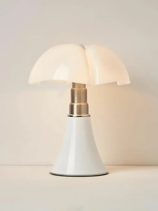 Mobile dimmbare LED-Tischlampe Pipistrello