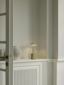 Mobile kleine LED-Tischlampe Blossi, dimmbar