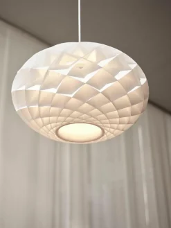Ovale Pendelleuchte Patera