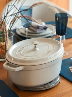 Ovaler Bräter La Cocotte aus Gusseisen