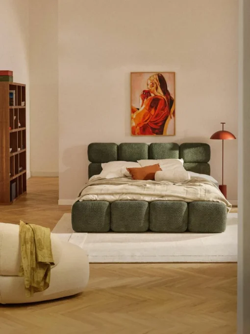 Polsterbett Tayla aus Teddy-Bouclé mit Stauraum