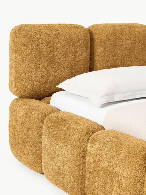 Polsterbett Tayla aus Teddy-Bouclé mit Stauraum