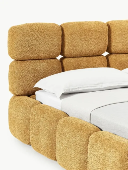 Polsterbett Tayla aus Teddy-Bouclé mit Stauraum
