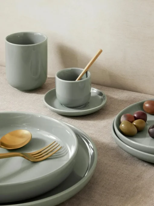Porzellan-Espressobecher Nessa mit Untertassen, 4 Stück