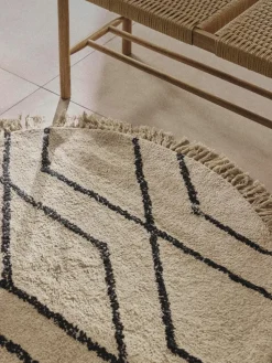 Runder Baumwollteppich Bina mit Rautenmuster, handgetuftet