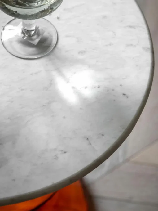 Runder Beistelltisch Turin aus Glas und Marmor, mundgeblasen