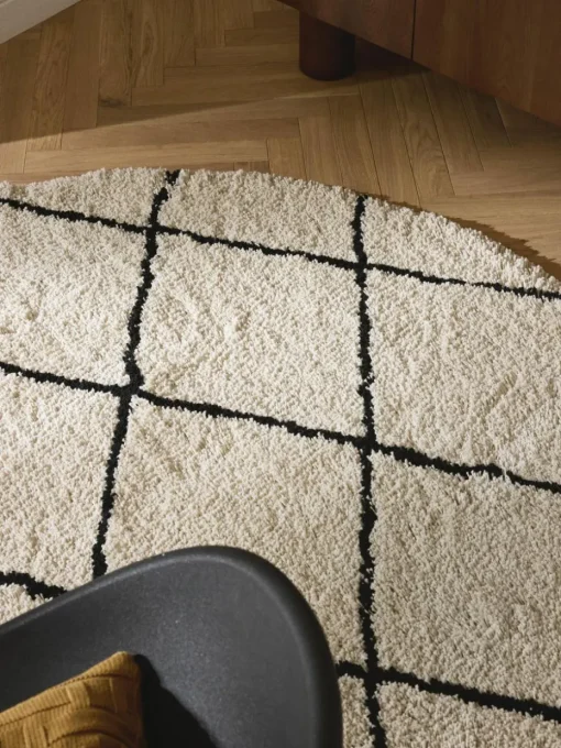 Runder flauschiger Hochflor-Teppich Naima, handgetuftet