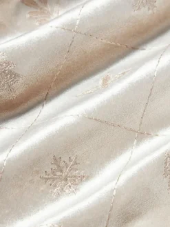 Samt-Kissenhülle Isadora mit weihnachtlicher Stickerei