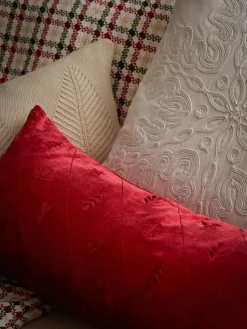 Samt-Kissenhülle Isadora mit weihnachtlicher Stickerei