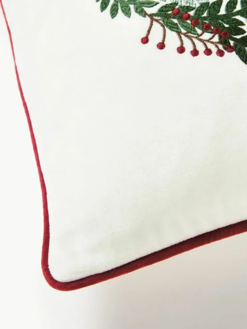 Samt-Kissenhülle Rosaline mit gesticktem Weihnachtskranz