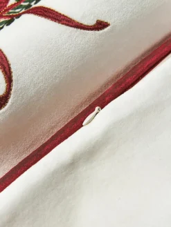 Samt-Kissenhülle Rosaline mit gesticktem Weihnachtskranz