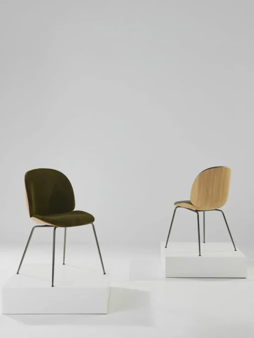 Samt-Polsterstuhl Beetle mit Sitzschale