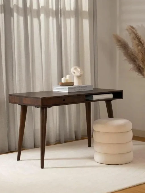 Schreibtisch Tova aus Massivholz mit Schublade