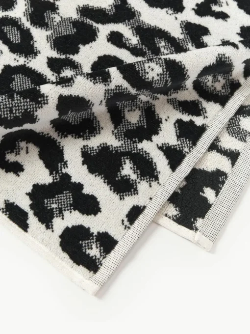 Strandtuch Dale mit Leoparden-Muster