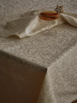 Tischdecke Hollyn mit winterlichem Motiv