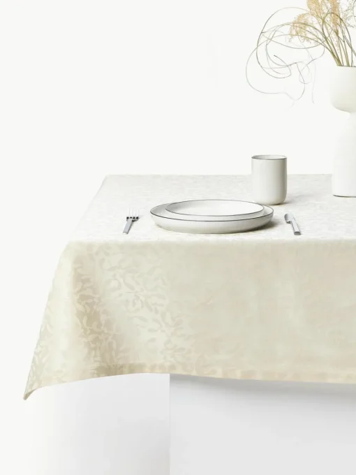 Tischdecke Hollyn mit winterlichem Motiv