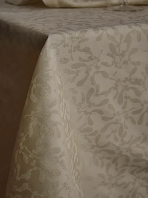 Tischdecke Hollyn mit winterlichem Motiv