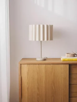 Tischlampe Lucina aus Leinen