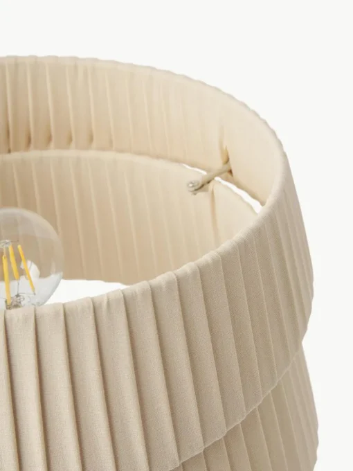 Tischlampe Nyla mit asymmetrischem Lampenschirm