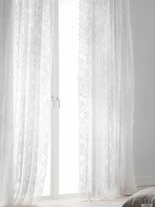Transparente Spitzen-Gardinen Lacina mit Tunnelsaum, 2 Stück