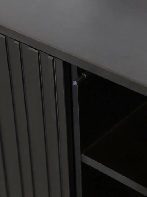 TV-Lowboard Avourio aus Kiefernholz mit geriffelter Front, 2-türig