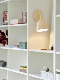 Verstellbare Wandleuchte Mala mit Stecker