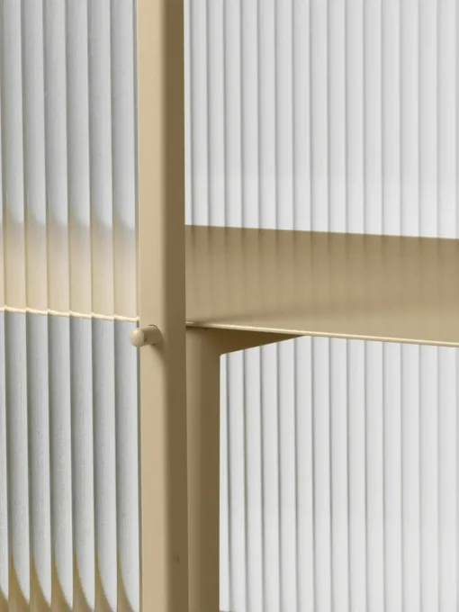 Vitrine Haze mit Glastüren