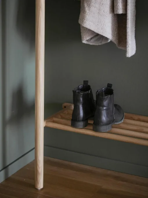 Wandgarderobe Milford aus Eichenholz
